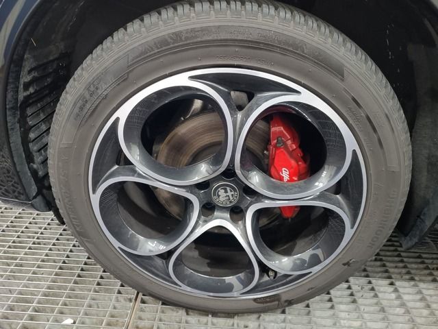 Fahrzeugabbildung Alfa Romeo Stelvio VELOCE Q4 AUTO*LED*CARPLAY*20 ZOLL*TRAUM