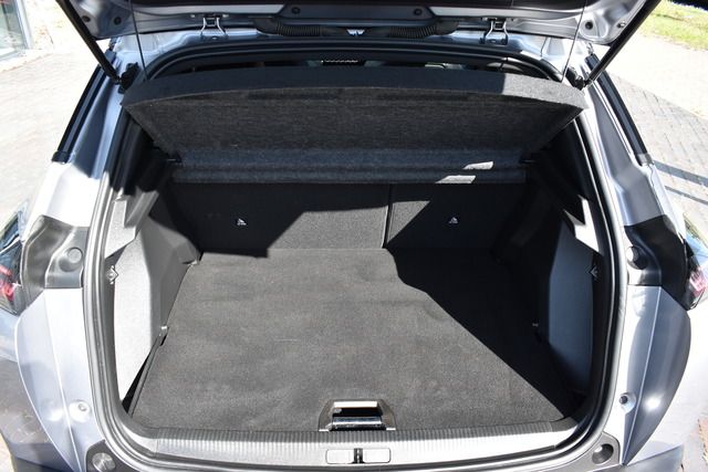 Fahrzeugabbildung Peugeot 2008 GT PT 130 EAT8 GT*MATRIX*PANO*SHZ*CARPLAY*