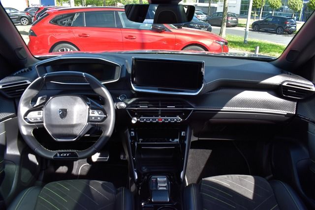 Fahrzeugabbildung Peugeot 2008 GT PT 130 EAT8 GT*MATRIX*PANO*SHZ*CARPLAY*