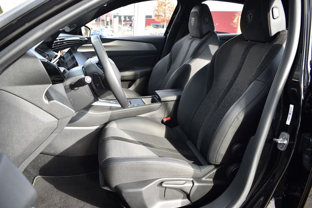 Fahrzeugabbildung Peugeot 308 GT PT 130 EAT8 FOCAL*MATRIX*CARPLAY*MY2024*