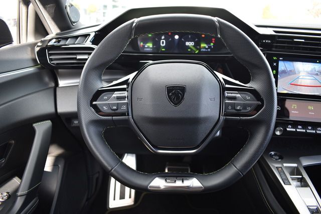Fahrzeugabbildung Peugeot 308 GT PT 130 EAT8 FOCAL*MATRIX*CARPLAY*MY2024*