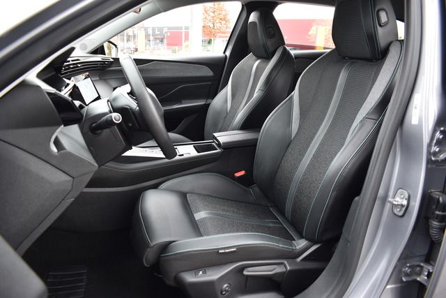 Fahrzeugabbildung Peugeot 308 SW ALLURE PT 130 EAT8*CARPLAY*MATRIX*FACELIF