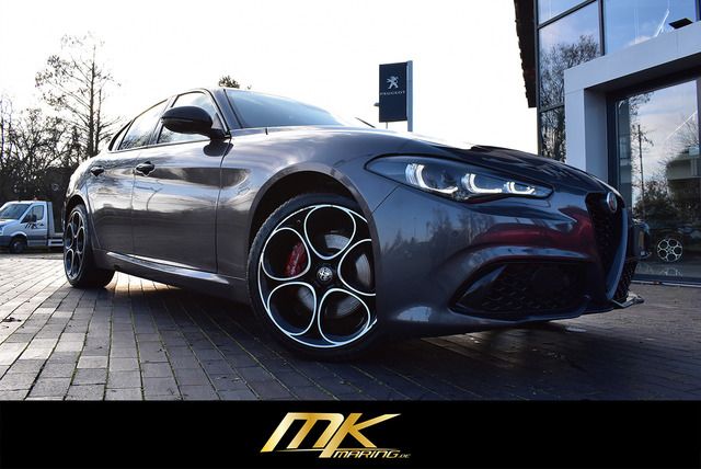 Fahrzeugabbildung Alfa Romeo Giulia VELOCE Q4*MATRIX*ACC*CARPLAY*F1*H&K SOUND