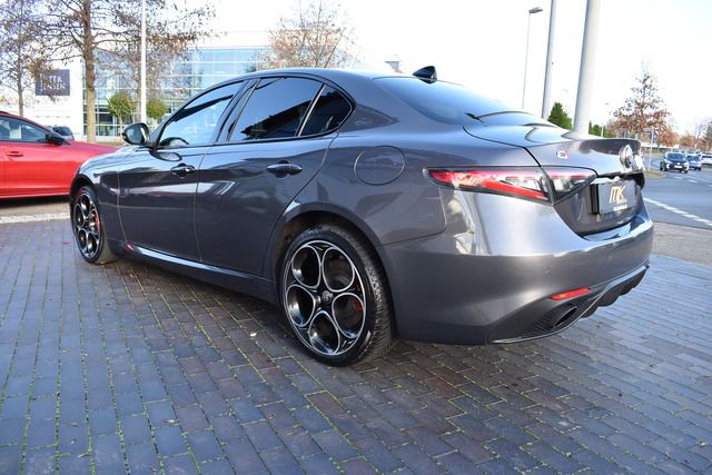 Fahrzeugabbildung Alfa Romeo Giulia VELOCE Q4*MATRIX*ACC*CARPLAY*F1*H&K SOUND