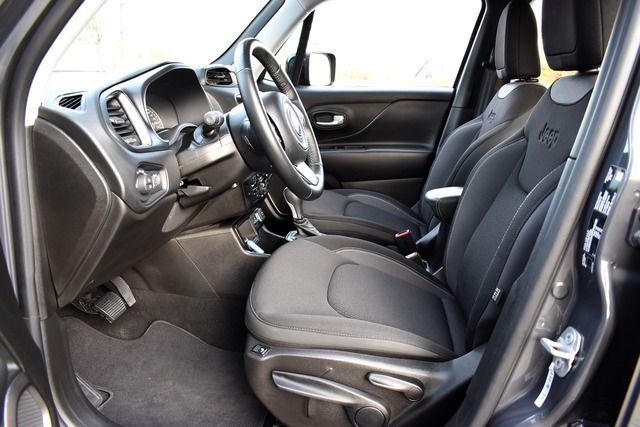 Fahrzeugabbildung Jeep Renegade LIMITED 1.5 MHEV 96 kW*FULL LED*CARPLAY