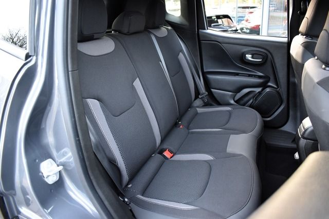 Fahrzeugabbildung Jeep Renegade LIMITED 1.5 MHEV 96 kW*FULL LED*CARPLAY