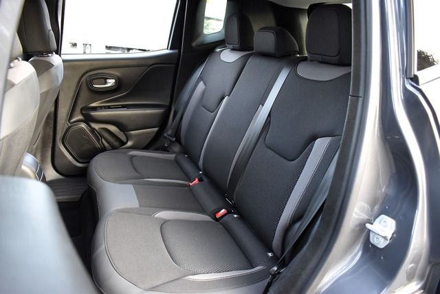 Fahrzeugabbildung Jeep Renegade LIMITED 1.5 MHEV 96 kW*FULL LED*CARPLAY