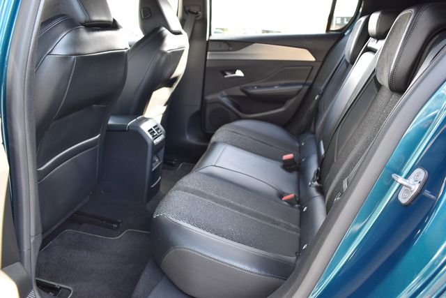 Fahrzeugabbildung Peugeot 308 GT BlueHDi 130 EAT8*FOCAL*MATRIX*CARPLAY*