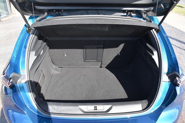 Fahrzeugabbildung Peugeot 308 GT BlueHDi 130 EAT8*FOCAL*MATRIX*CARPLAY*