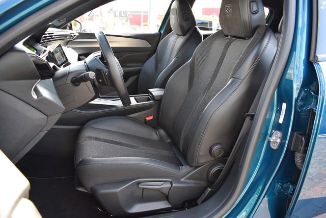 Fahrzeugabbildung Peugeot 308 GT BlueHDi 130 EAT8*FOCAL*MATRIX*CARPLAY*