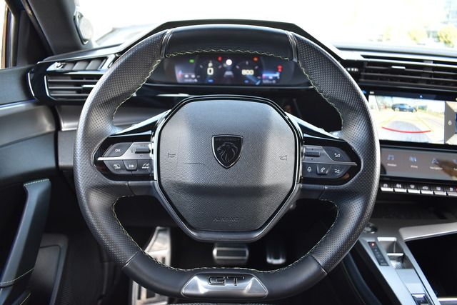 Fahrzeugabbildung Peugeot 308 GT BlueHDi 130 EAT8*FOCAL*MATRIX*CARPLAY*