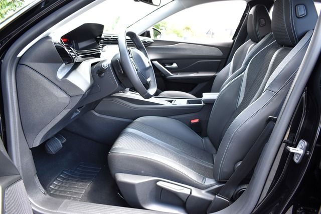 Fahrzeugabbildung Peugeot 308 SW ALLURE PT 130 EAT8*CARPLAY*MATRIX*FACELIF
