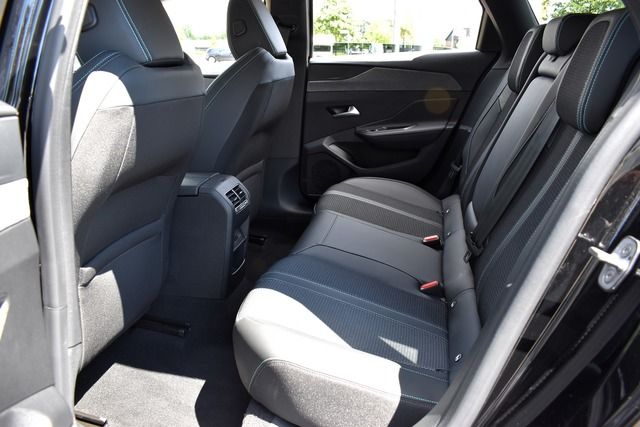 Fahrzeugabbildung Peugeot 308 SW ALLURE PT 130 EAT8*CARPLAY*MATRIX*FACELIF