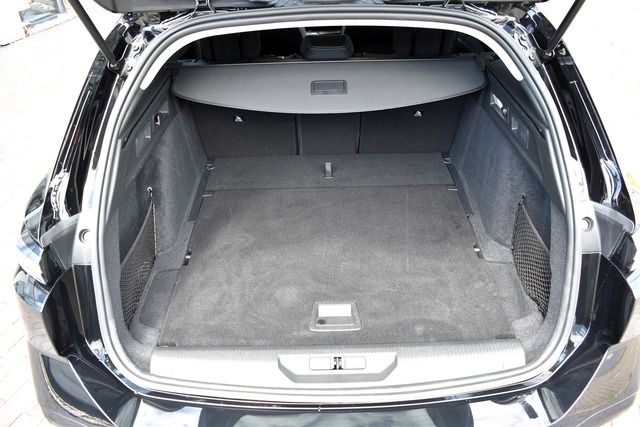 Fahrzeugabbildung Peugeot 308 SW ALLURE PT 130 EAT8*CARPLAY*MATRIX*FACELIF