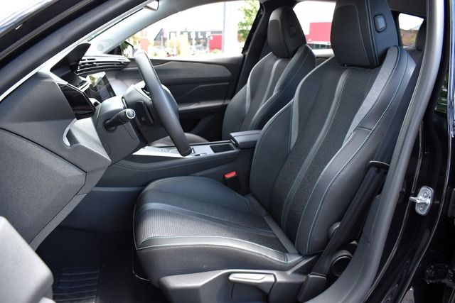 Fahrzeugabbildung Peugeot 308 SW ALLURE PT 130 EAT8*CARPLAY*MATRIX*FACELIF