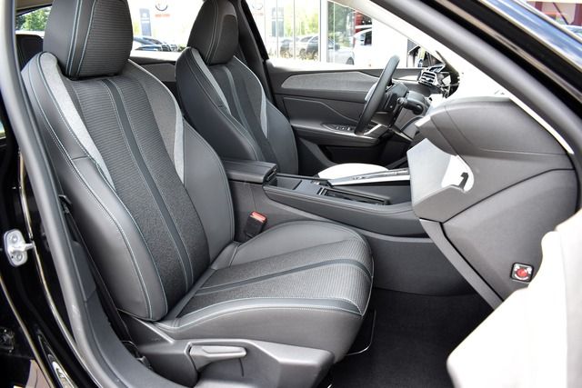 Fahrzeugabbildung Peugeot 308 SW ALLURE PT 130 EAT8*CARPLAY*MATRIX*FACELIF