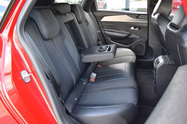 Fahrzeugabbildung Peugeot 308 SW GT BlueHDi 130 EAT8*FOCAL*MATRIX*CARPLAY*