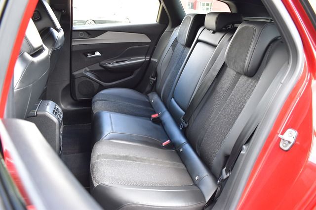 Fahrzeugabbildung Peugeot 308 SW GT BlueHDi 130 EAT8*FOCAL*MATRIX*CARPLAY*