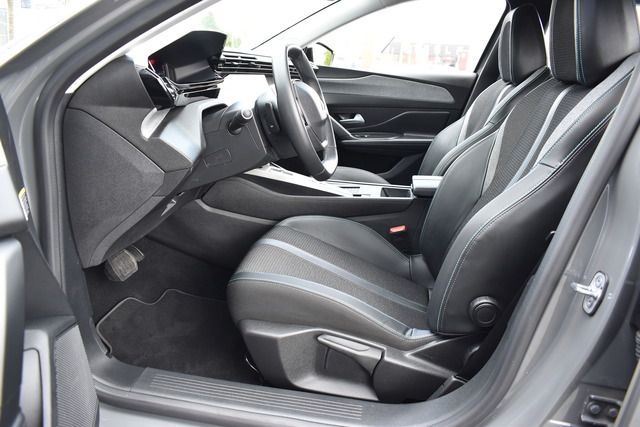 Fahrzeugabbildung Peugeot 408 ALLURE HYBRID 145 e-DSC6*CARPLAY*AHK*WENIG K