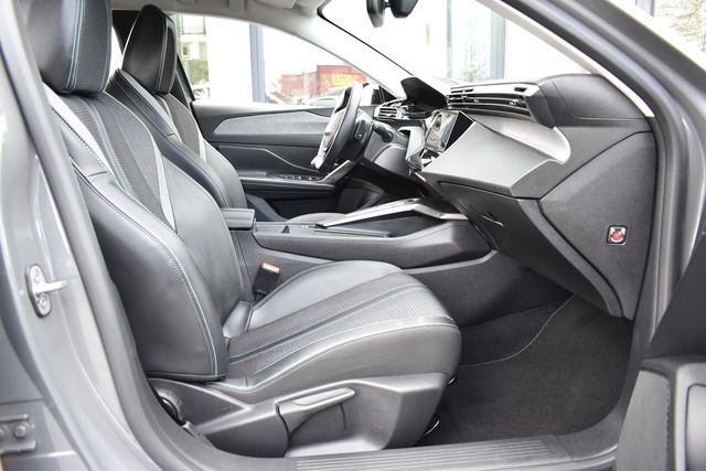 Fahrzeugabbildung Peugeot 408 ALLURE HYBRID 145 e-DSC6*CARPLAY*AHK*WENIG K