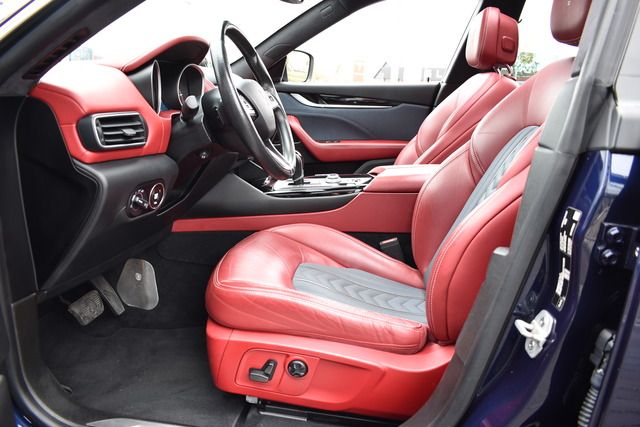 Fahrzeugabbildung Maserati Levante Gran Lusso*PANO*LUFT*H&K-SOUND*AHK*TRAUM