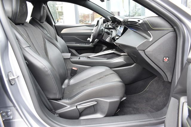 Fahrzeugabbildung Peugeot 308 GT PT 130 EAT8 FOCAL*MATRIX*CARPLAY*MY2024*