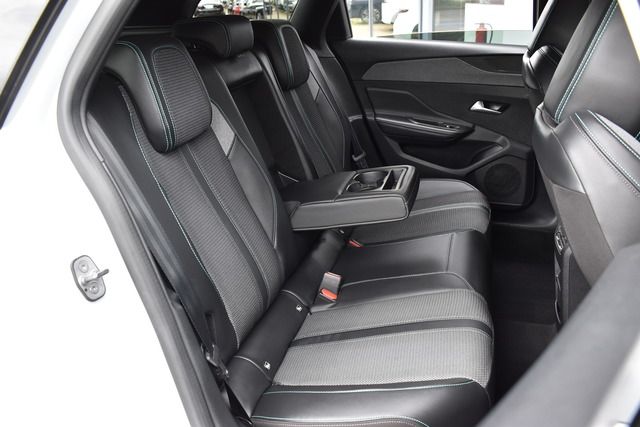 Fahrzeugabbildung Peugeot 308 SW ALLURE PT 130 FACELIFT*CARPLAY*MATRIX*TOP