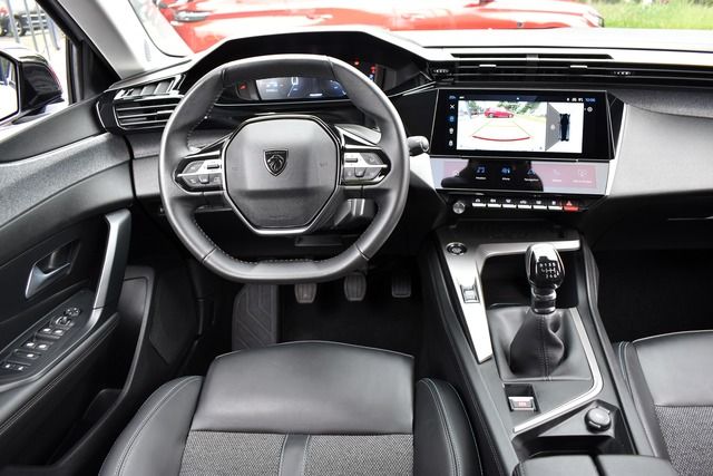 Fahrzeugabbildung Peugeot 308 SW ALLURE PT 130 FACELIFT*CARPLAY*MATRIX*TOP