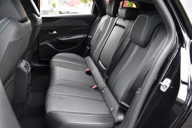 Fahrzeugabbildung Peugeot 308 SW ALLURE PT 130 FACELIFT*CARPLAY*MATRIX*TOP