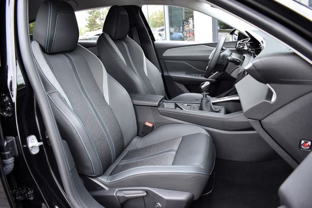 Fahrzeugabbildung Peugeot 308 SW ALLURE PT 130 FACELIFT*CARPLAY*MATRIX*TOP