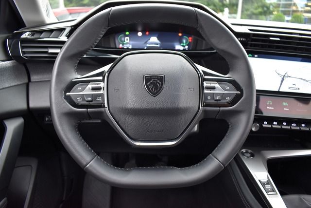 Fahrzeugabbildung Peugeot 308 SW ALLURE PT 130 FACELIFT*CARPLAY*MATRIX*TOP