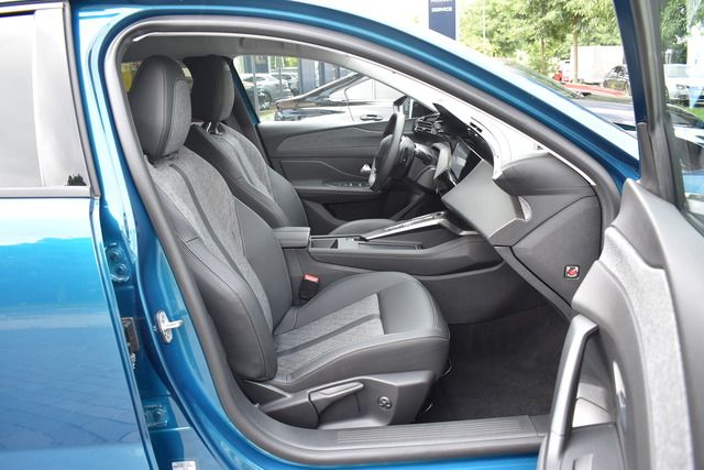 Fahrzeugabbildung Peugeot 408 ALLURE PT 130 EAT8*CARPLAY*MATRIX*TRAUMHAFT*