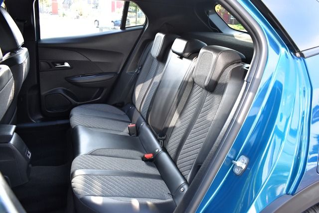 Fahrzeugabbildung Peugeot 2008 ALLURE PT 100*CARPLAY*KLIMA*SHZ*TOP ANGEBOT
