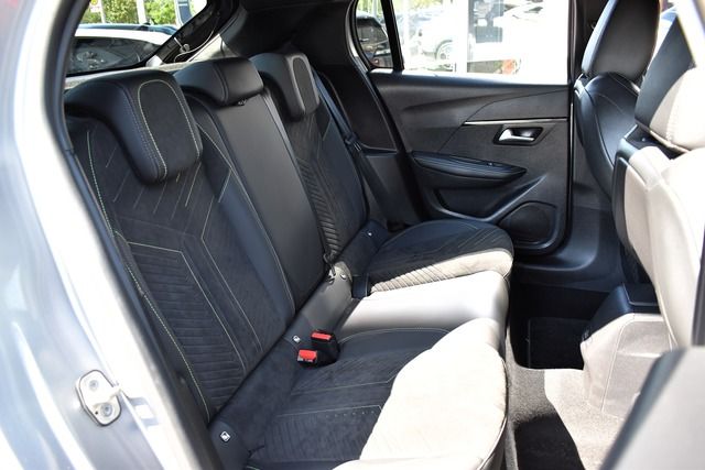 Fahrzeugabbildung Peugeot 208 GT HYBRID 145 E-DSC6*FULL-LED*CARPLAY*SHZ* G