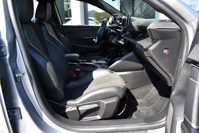 Fahrzeugabbildung Peugeot 208 GT HYBRID 145 E-DSC6*FULL-LED*CARPLAY*SHZ* G
