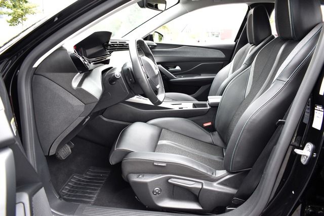 Fahrzeugabbildung Peugeot 308 SW ALLURE*BlueHDi 130 EAT8*FOCAL*MATRIX*CARP