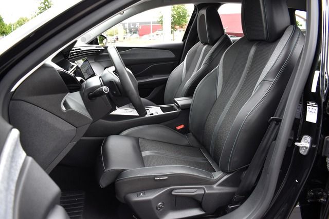 Fahrzeugabbildung Peugeot 308 SW ALLURE*BlueHDi 130 EAT8*FOCAL*MATRIX*CARP