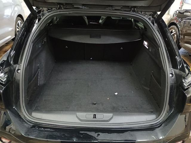 Fahrzeugabbildung Peugeot 308 SW GT PT 130 EAT8*MATRIX*CARPLAY*TRAUM*NAV*A