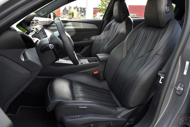 Fahrzeugabbildung Peugeot 408 GT PT 130 EAT8*MATRIX*FOCAL*CARPLAY*NIGHTVIS