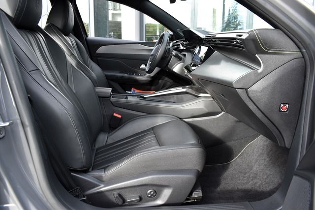 Fahrzeugabbildung Peugeot 408 GT PT 130 EAT8*MATRIX*FOCAL*CARPLAY*NIGHTVIS