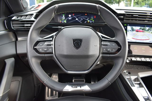 Fahrzeugabbildung Peugeot 408 GT PT 130 EAT8*MATRIX*FOCAL*CARPLAY*NIGHTVIS
