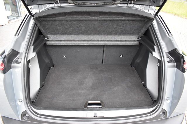 Fahrzeugabbildung Peugeot 2008 GT PT 130 EAT8 GT*MATRIX*NAVI*ALU*CARPLAY