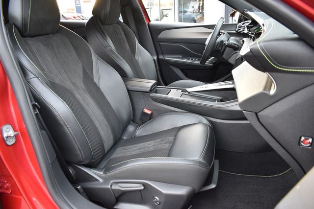 Fahrzeugabbildung Peugeot 308 SW GT PT 130 EAT8*MATRIX*CARPLAY*TRAUM*NAV*A