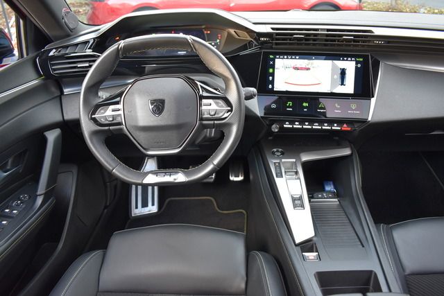 Fahrzeugabbildung Peugeot 308 SW GT PT 130 EAT8*MATRIX*CARPLAY*TRAUM*NAV*A