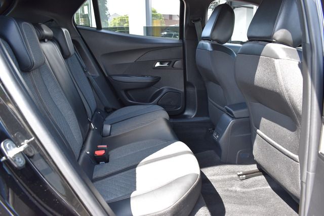 Fahrzeugabbildung Peugeot 2008 ALLURE PT 130 EAT8*FACELIFT*MATRIX*KEYLESS*