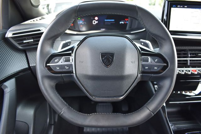 Fahrzeugabbildung Peugeot 2008 ALLURE PT 130 EAT8*FACELIFT*MATRIX*KEYLESS*