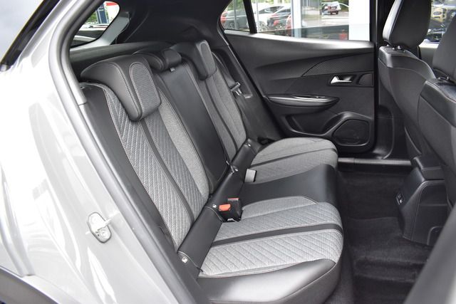 Fahrzeugabbildung Peugeot 2008 ALLURE PT 130 EAT8*FACELIFT*MATRIX*KEYLESS*