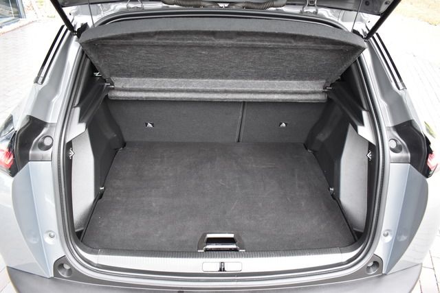 Fahrzeugabbildung Peugeot 2008 ALLURE PT 130 EAT8*FACELIFT*MATRIX*KEYLESS*