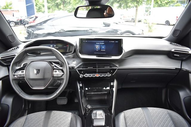 Fahrzeugabbildung Peugeot 2008 ALLURE PT 130 EAT8*FACELIFT*MATRIX*KEYLESS*