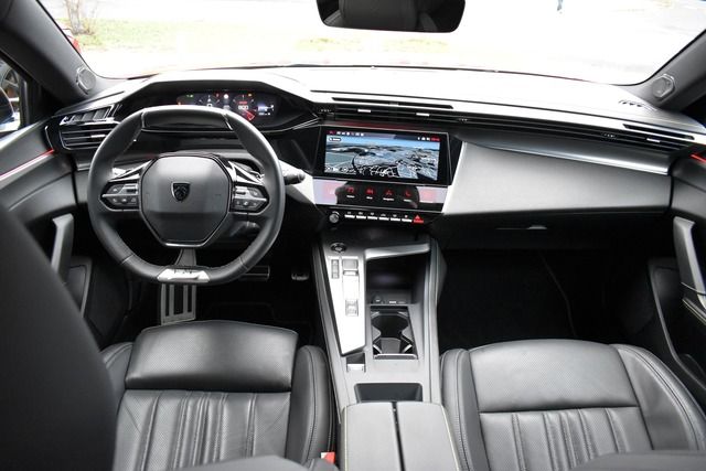 Fahrzeugabbildung Peugeot 408 GT PT 130 EAT8*MATRIX*FOCAL*CARPLAY*NIGHTVIS